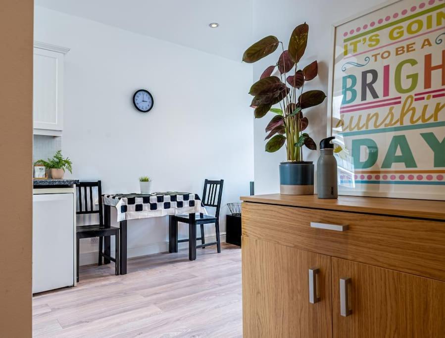 דירות לונדון Cosy Flat In Central Ldn Payment To The Host מראה חיצוני תמונה