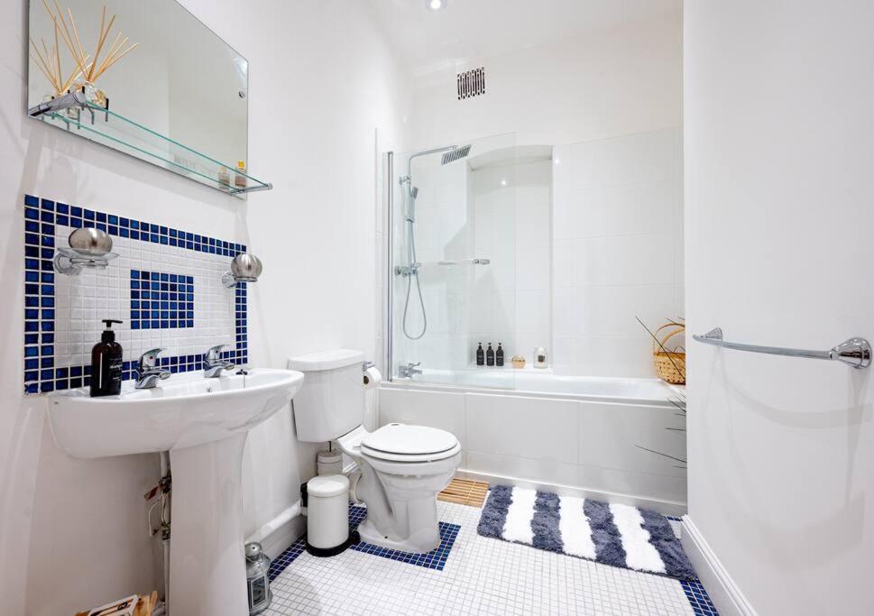 דירות לונדון Cosy Flat In Central Ldn Payment To The Host מראה חיצוני תמונה